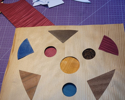 Décorez votre tabouret en marqueterie contemporaine