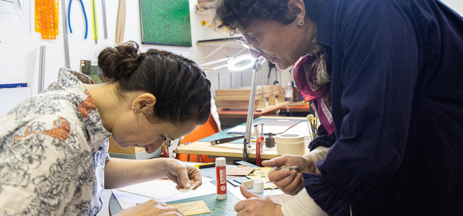 Stage de marqueterie bois – transmission des gestes à l’atelier Nathalie Melon